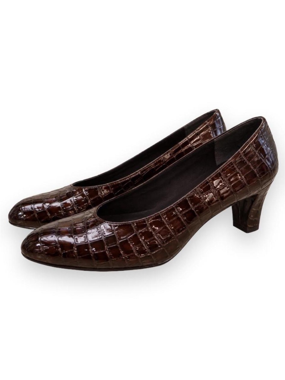 Stuart Weitzman brown crocodile-textured leather kitten heels
